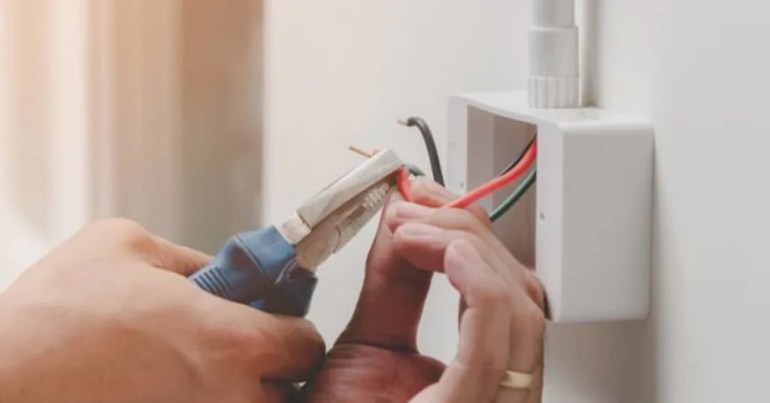 Kos Upah Pasang Soket 13A