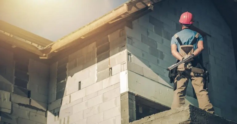 Cara Memilih Tukang Rumah yang Berkualiti