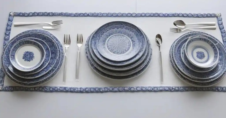 Penggunaan Piring Hiasan Kecil